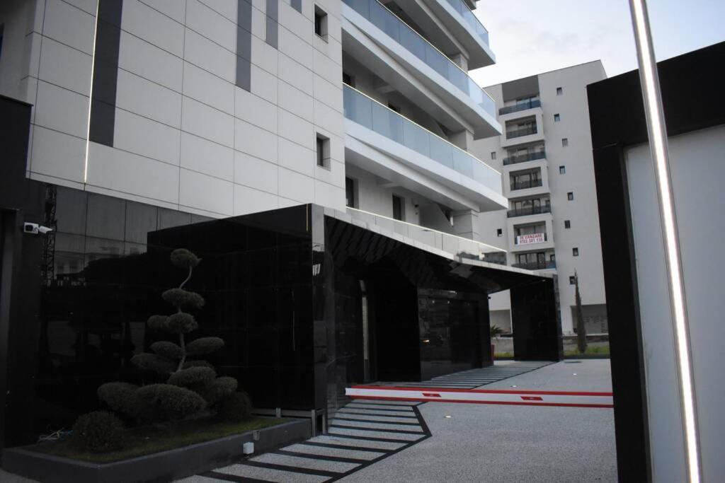 Apartment By The Lake With A View Mamaia Exterior foto