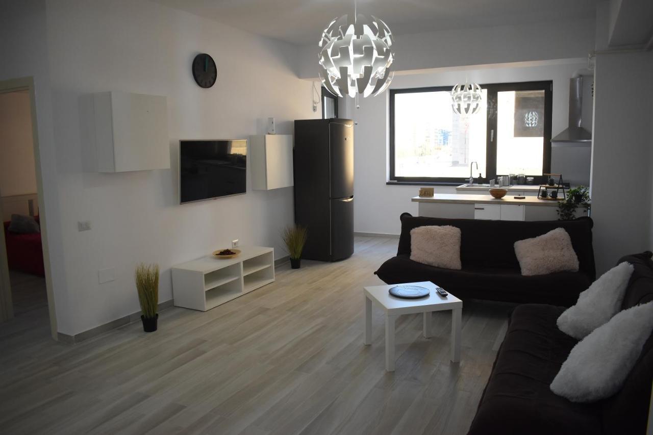 Apartment By The Lake With A View Mamaia Exterior foto
