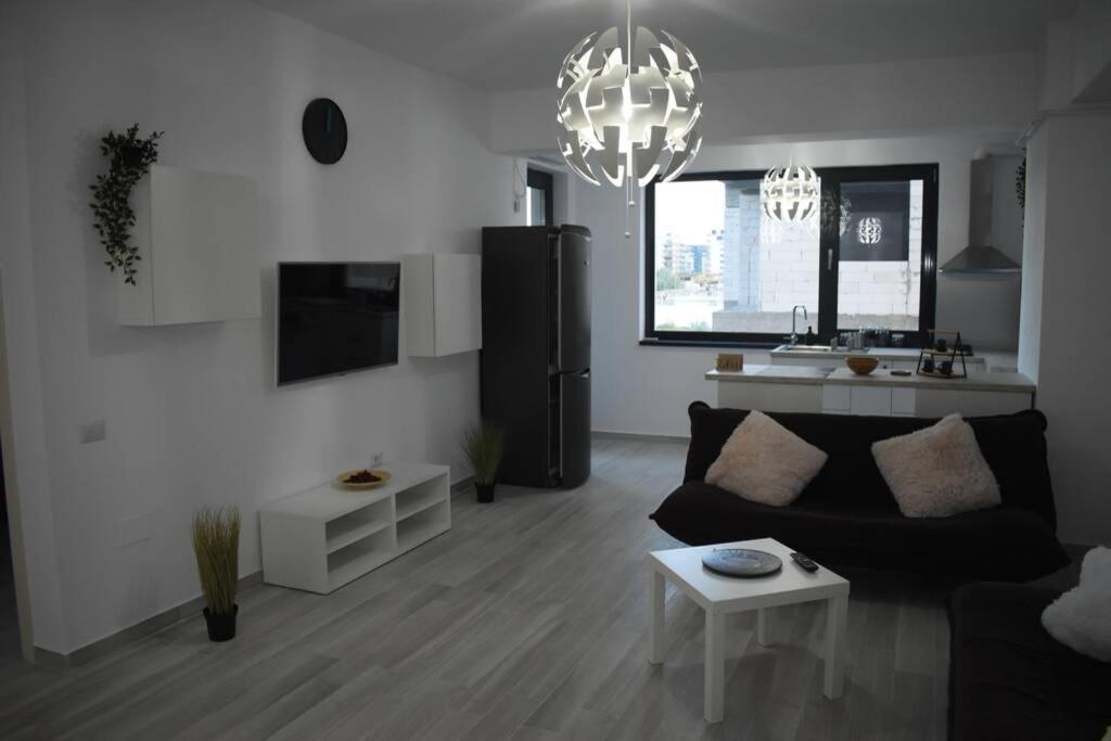 Apartment By The Lake With A View Mamaia Exterior foto